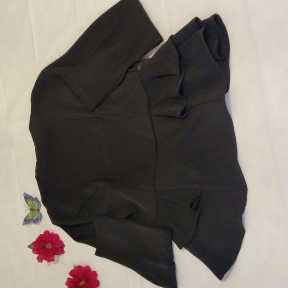 AKIRA. Large Black Blazer - Picture 2 of 9